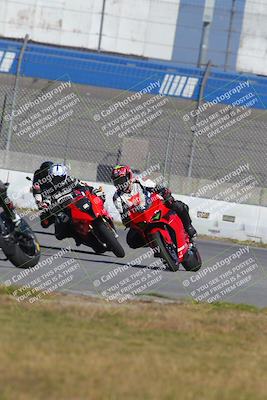 media/Nov-26-2022-Fastrack Riders (Sat) [[b001e85eef]]/Level 2/Session 3 Outside Turn 9/